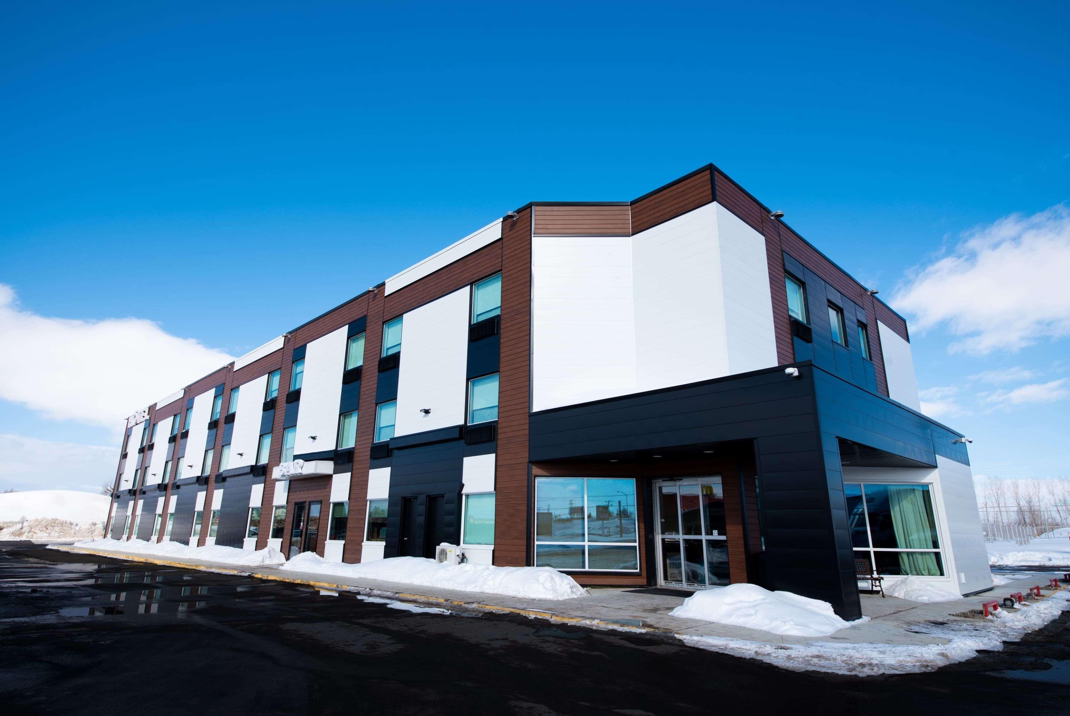 Days Inn By Wyndham Berthierville Exterior photo